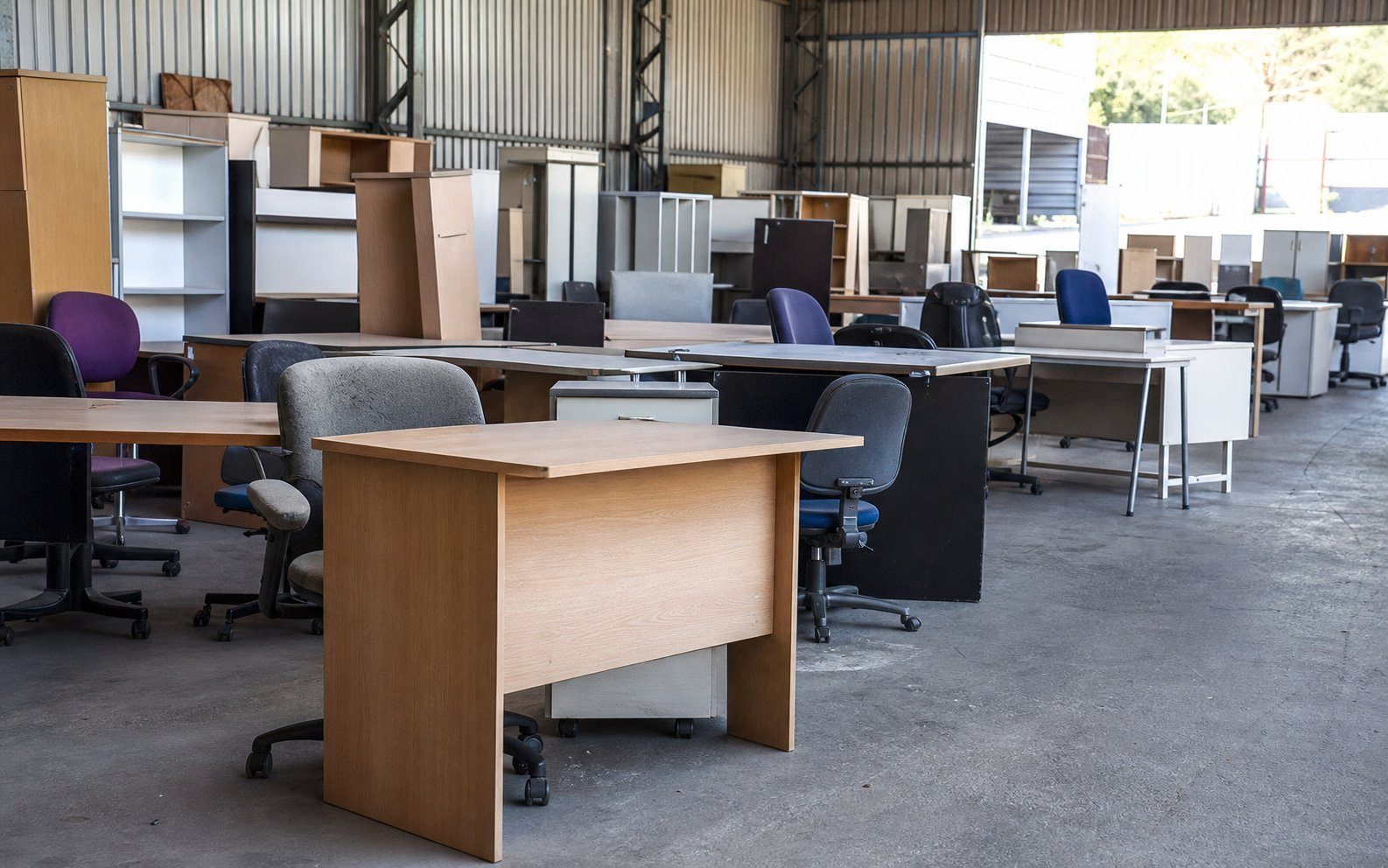 İkinci el ofis mobilyası alımı